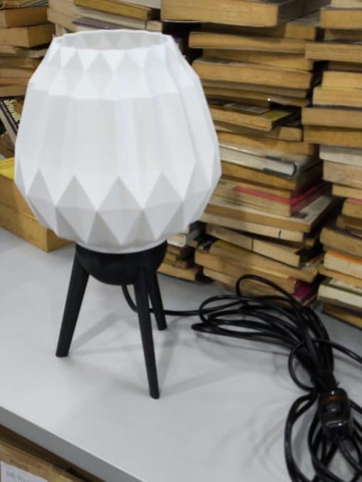 LUUMI: 3D Printed Lamps Ori lamp with legs stand with long wire